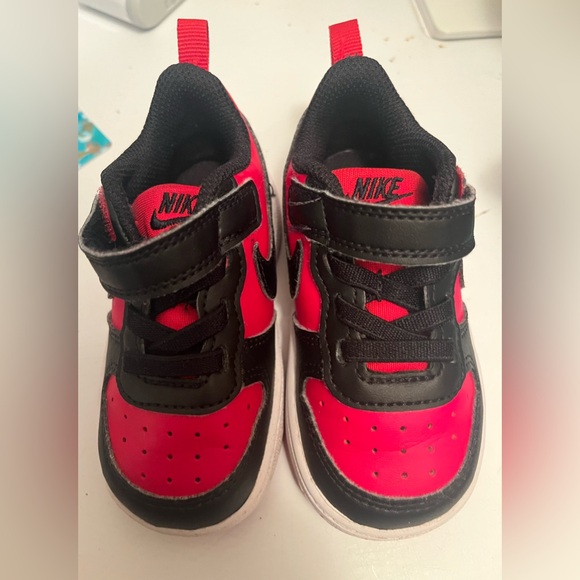 Nike Shoes - Picture 1 of 3